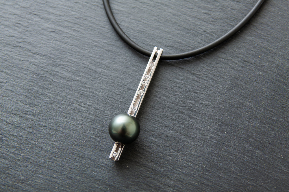 Anhänger in Weissgold 750 mit Brillanten und Tahitiperle 