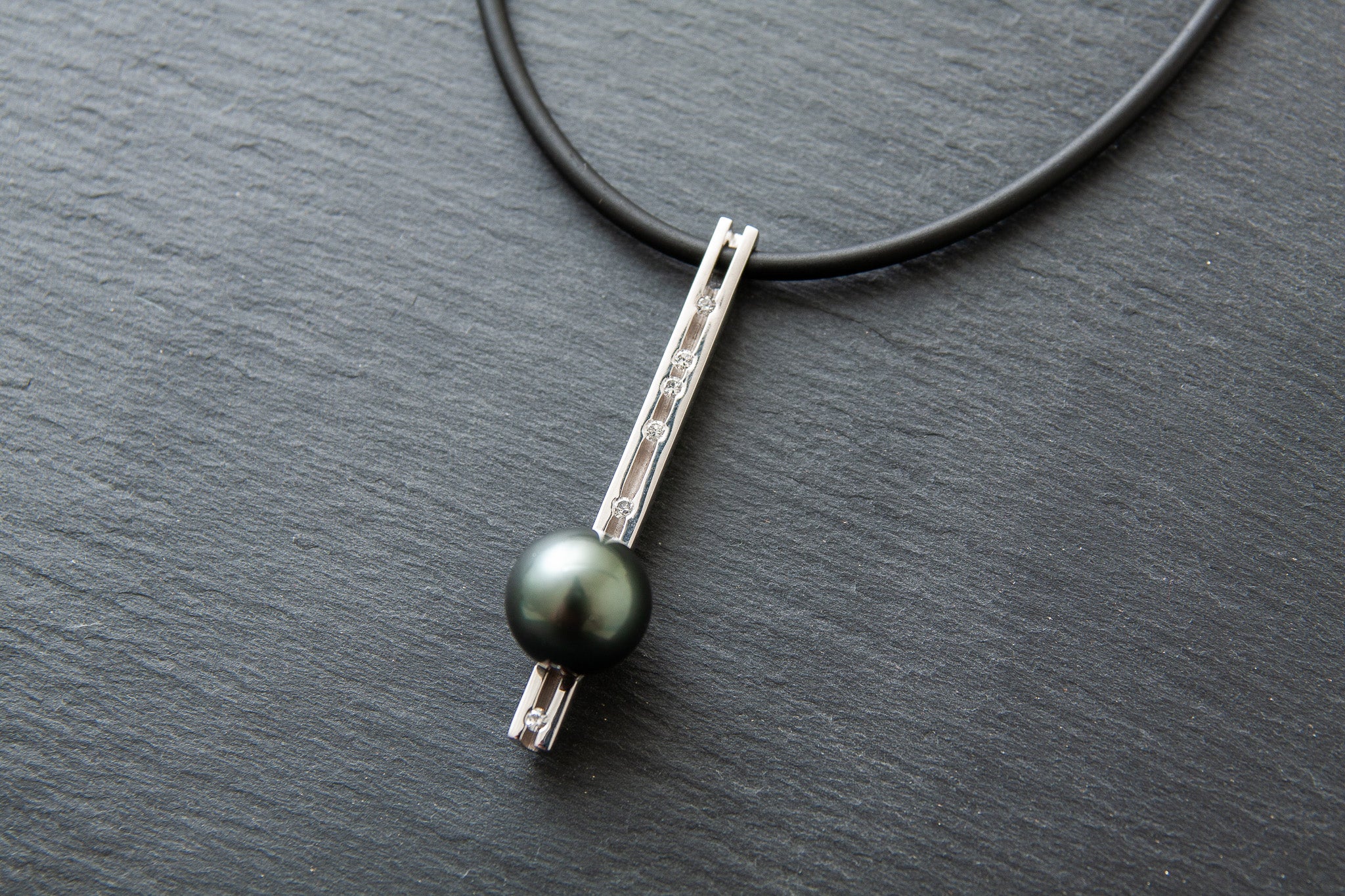 Anhänger in Weissgold 750 mit Brillanten und Tahitiperle 