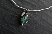 Anhänger in Weissgold 750 mit Boulderopal und Brillanten 