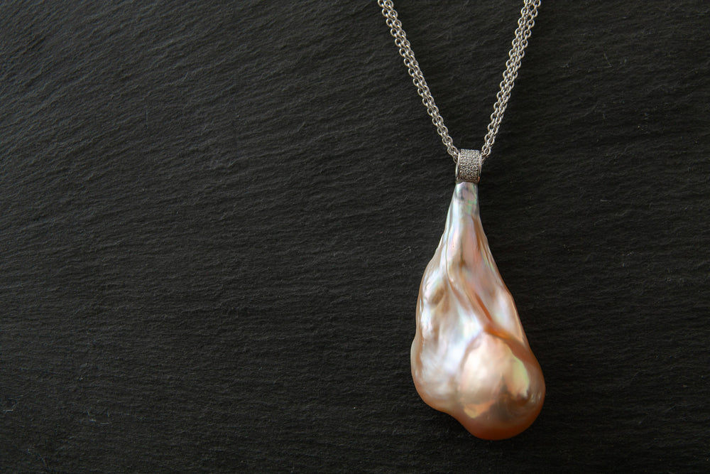 Anhänger in Weissgold 750 mi Barock - Perle und Diamanten 