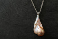 Anhänger in Weissgold 750 mi Barock - Perle und Diamanten 