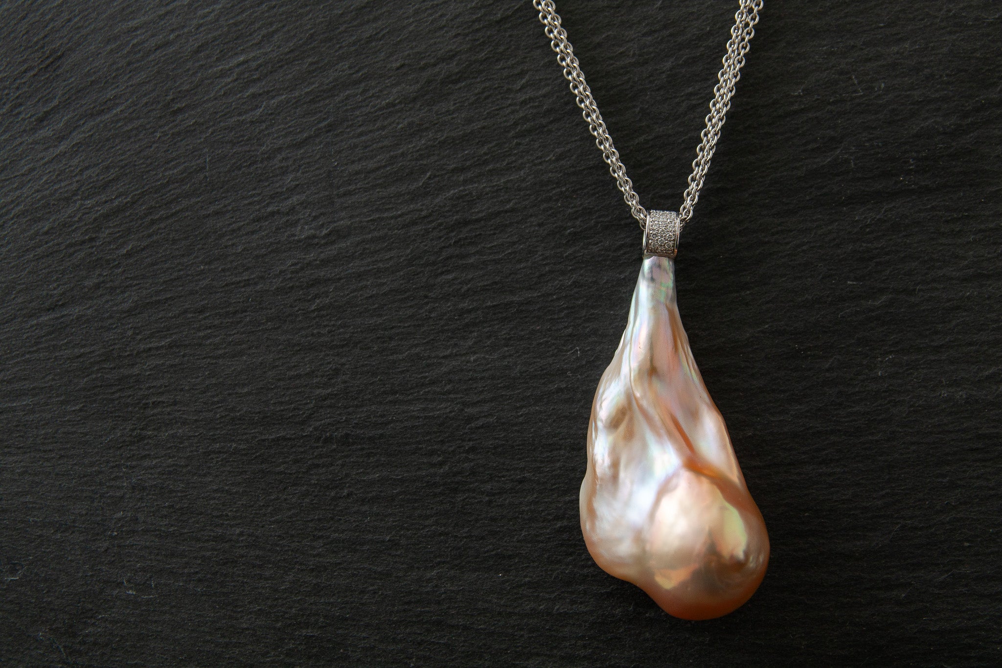 Anhänger in Weissgold 750 mi Barock - Perle und Diamanten 