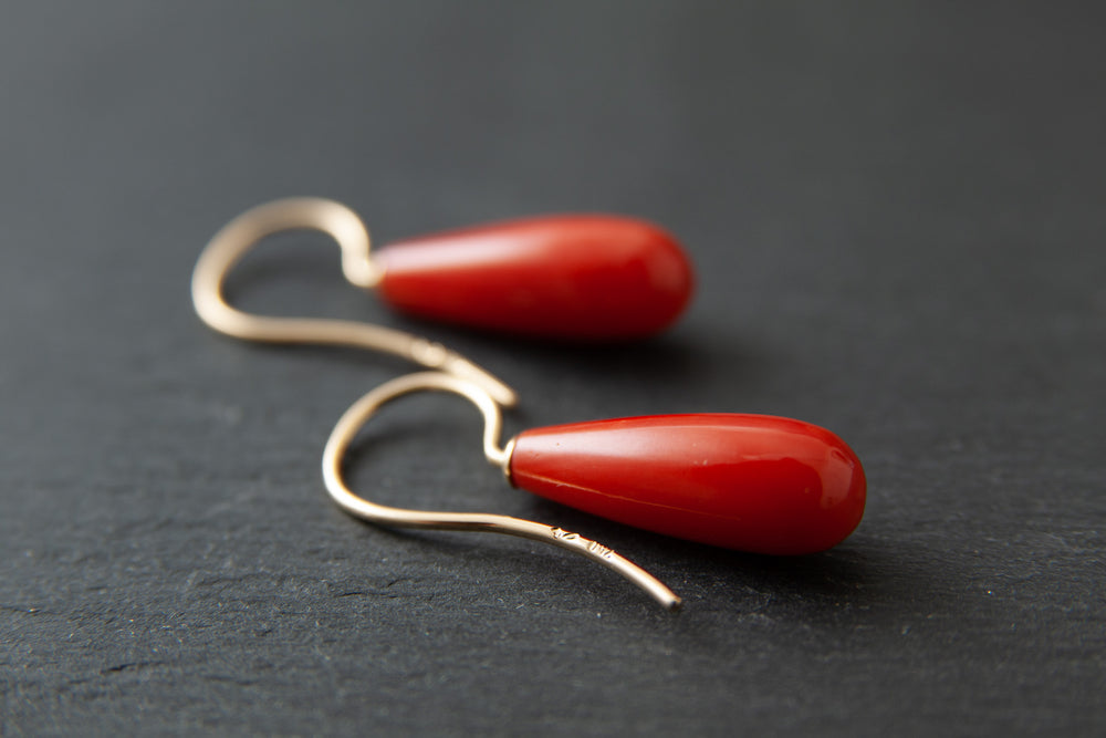 Ohrhänger in Gelbgold 750 mit Korallen