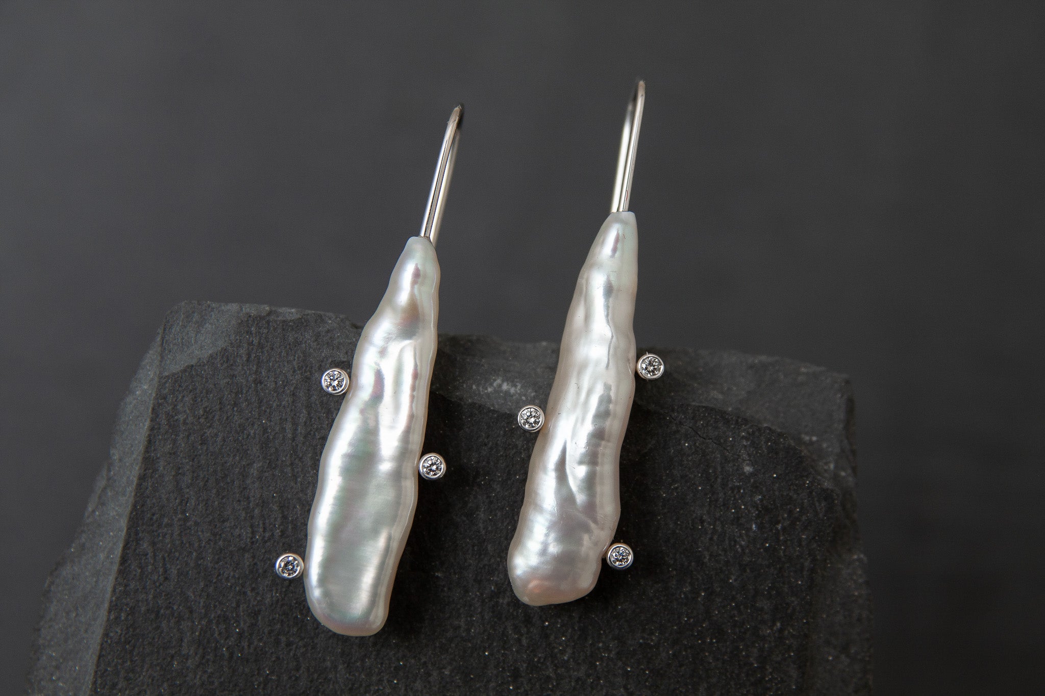 Ohrhänger in Weissgold 750 mit Biwa Perlen und Diamanten