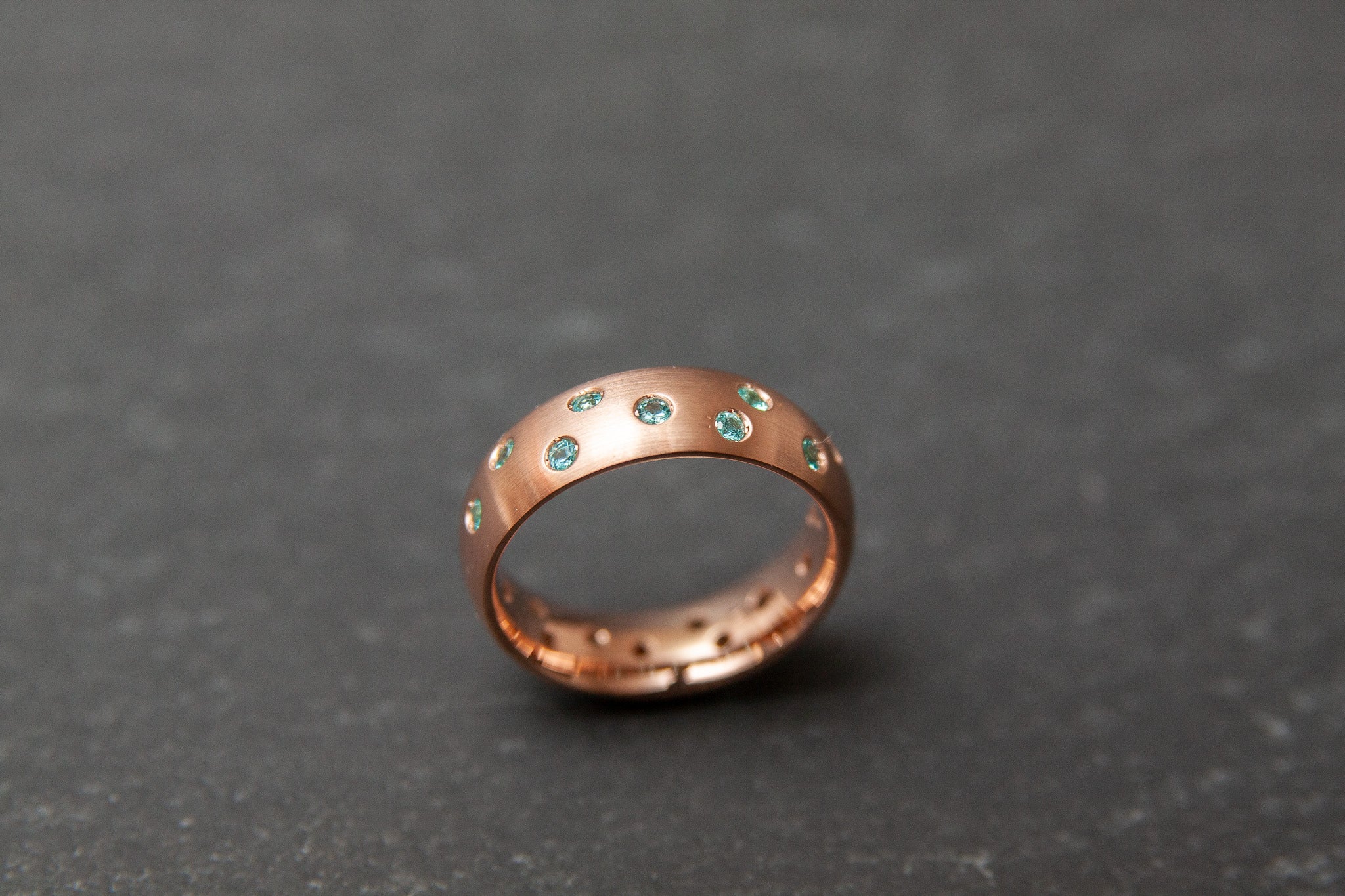 Ring in Rotgold 750 mit Paraiba Turmaline 