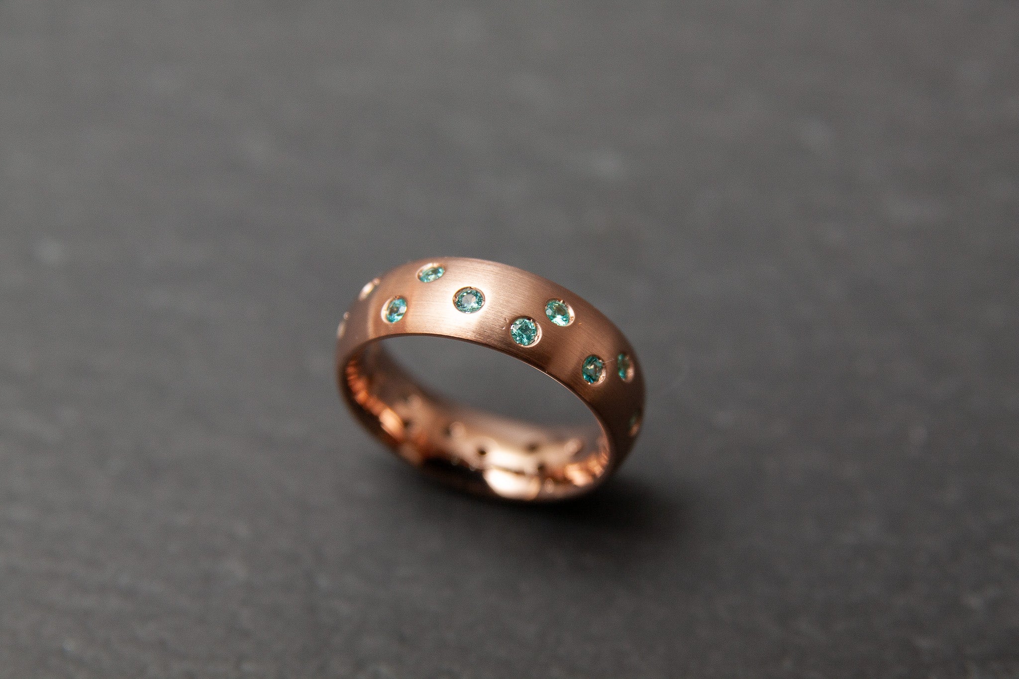 Ring in Rotgold 750 mit Paraiba Turmaline 