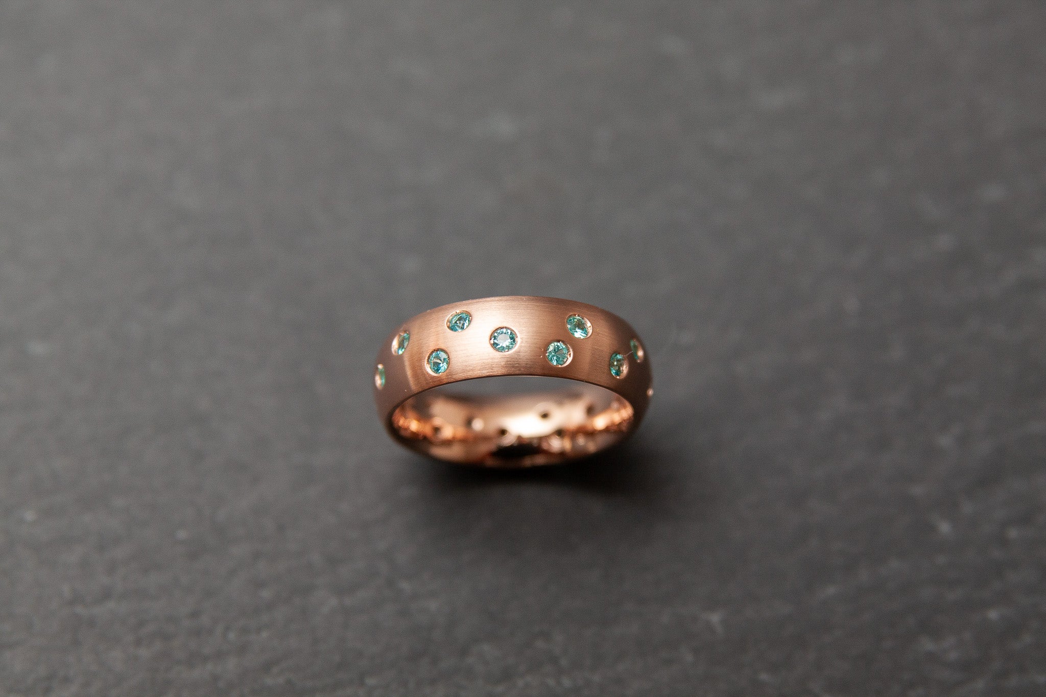 Ring in Rotgold 750 mit Paraiba Turmaline 