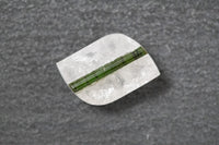 Turmalin in Bergkristall - Mantel, Fantasieform, grün, weiss