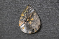 Quarz , Tropfen, schwarz, gelb