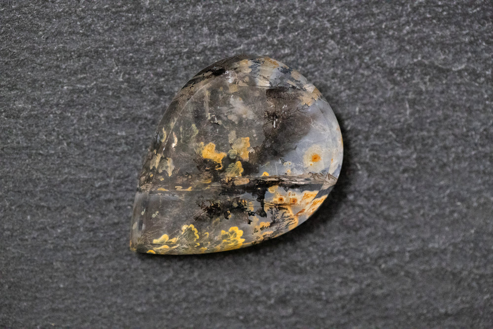 Quarz , Tropfen, schwarz, gelb