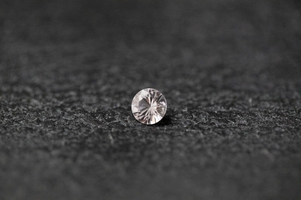 Saphir, rund, facettiert