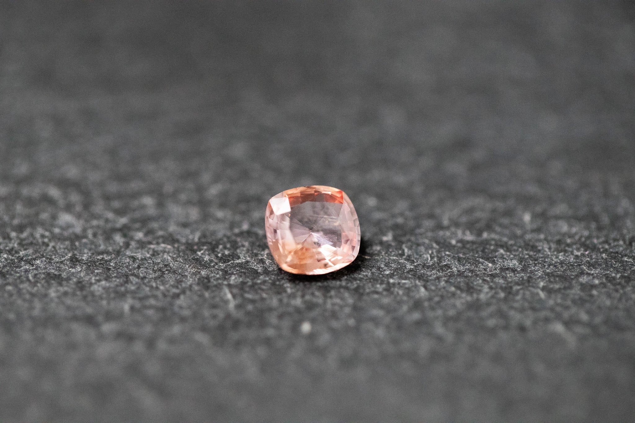Saphir, facettiert, cushion, rosa