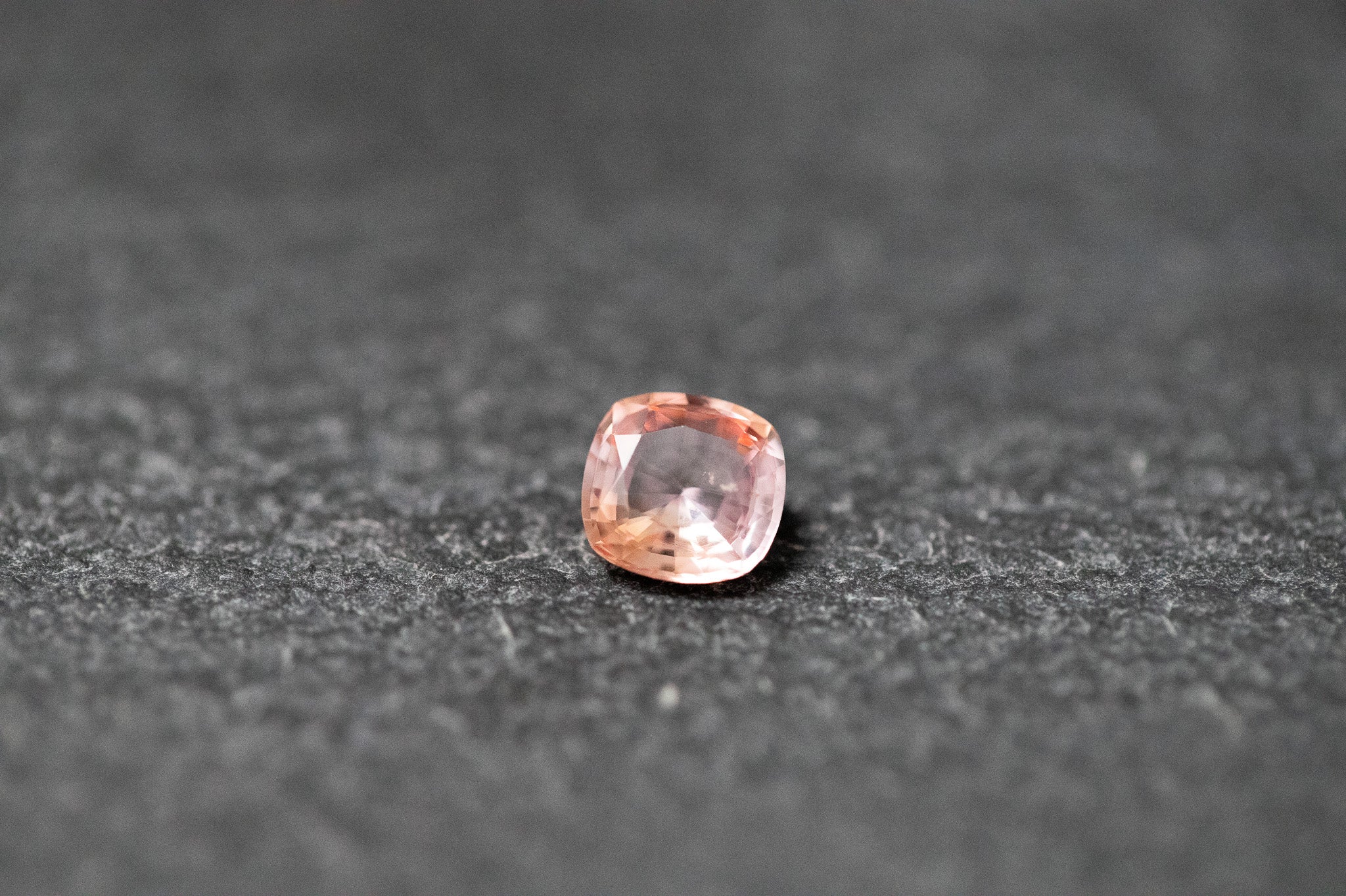Saphir, facettiert, cushion, rosa