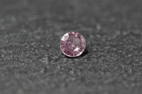 Saphir, altrosa, rund, facettiert