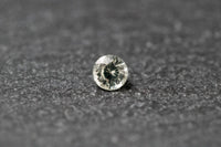 Saphir, rund, facettiert, hellgrün