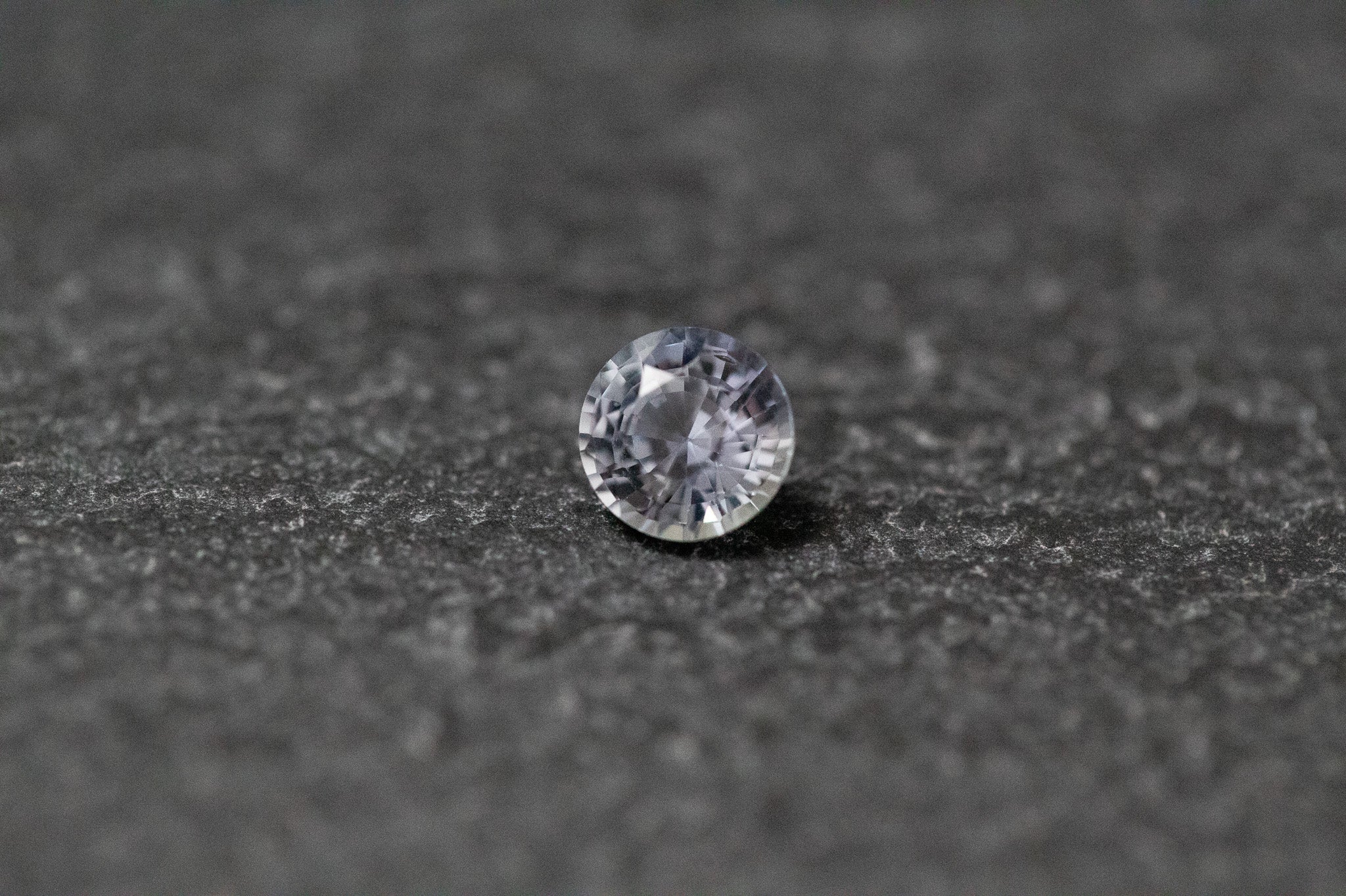 Saphir, hellblau, rund, facettiert