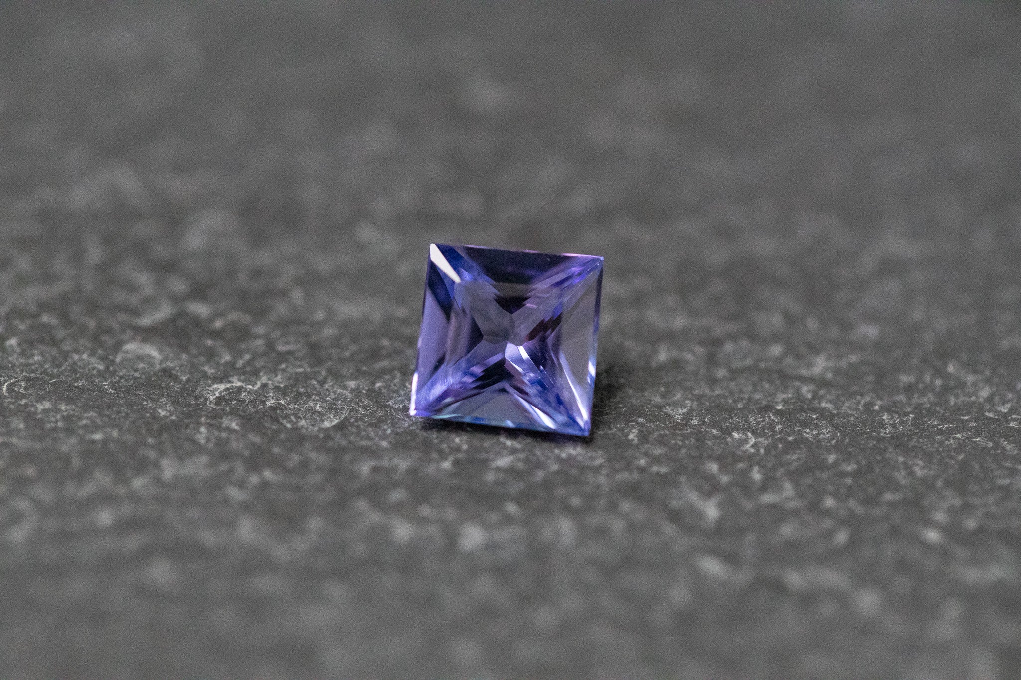 Tansanit, Carré, facettiert