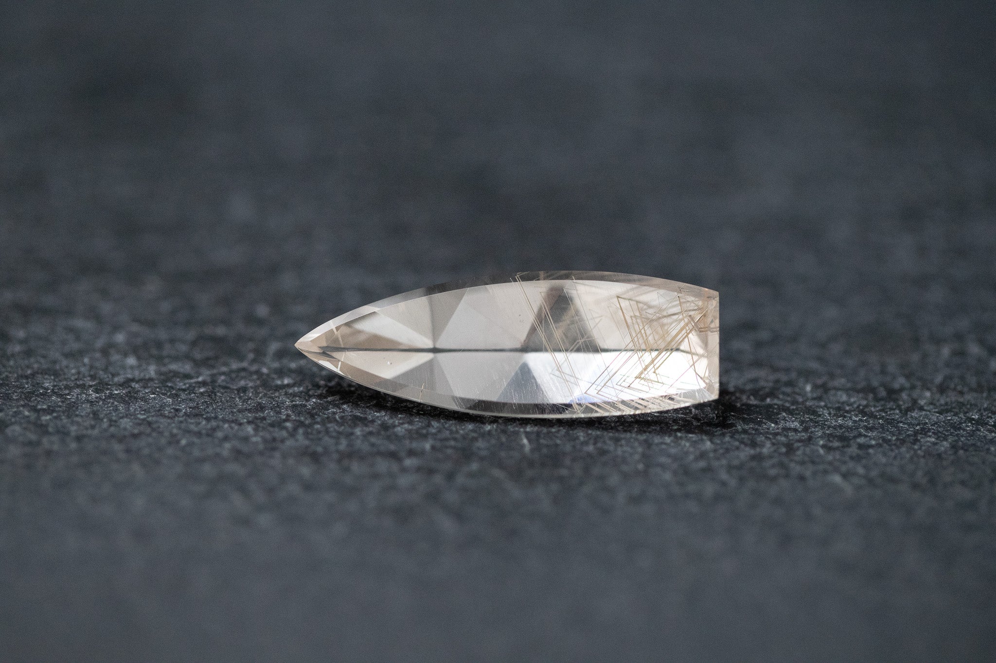 Rutilquarz, facettiert, Fantasieform