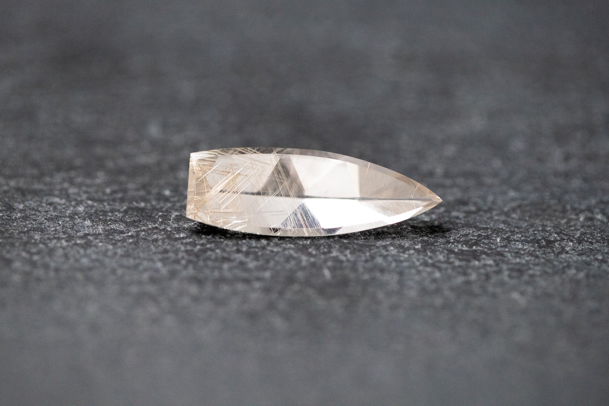 Rutilquarz, facettiert, Fantasieform