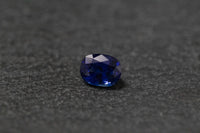 Saphir, oval, facettiert, blau