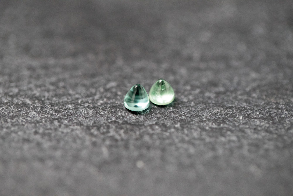 Turmalin Paar, Kegelförmig, Cabochon