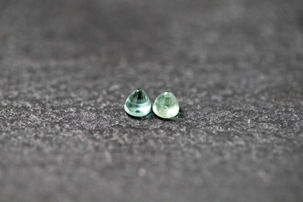 Turmalin Paar, Kegelförmig, Cabochon