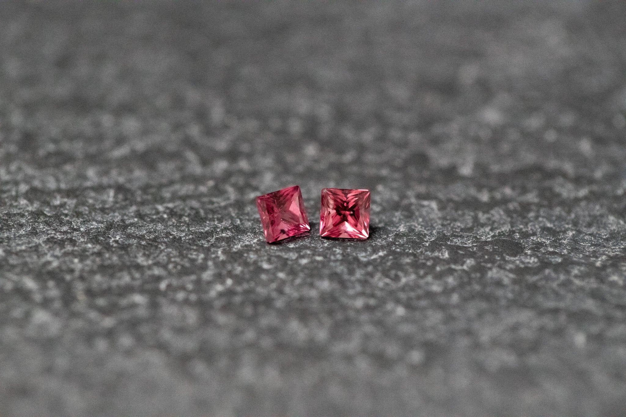 Rhodolith Paar, Princess - Cut, weinrot