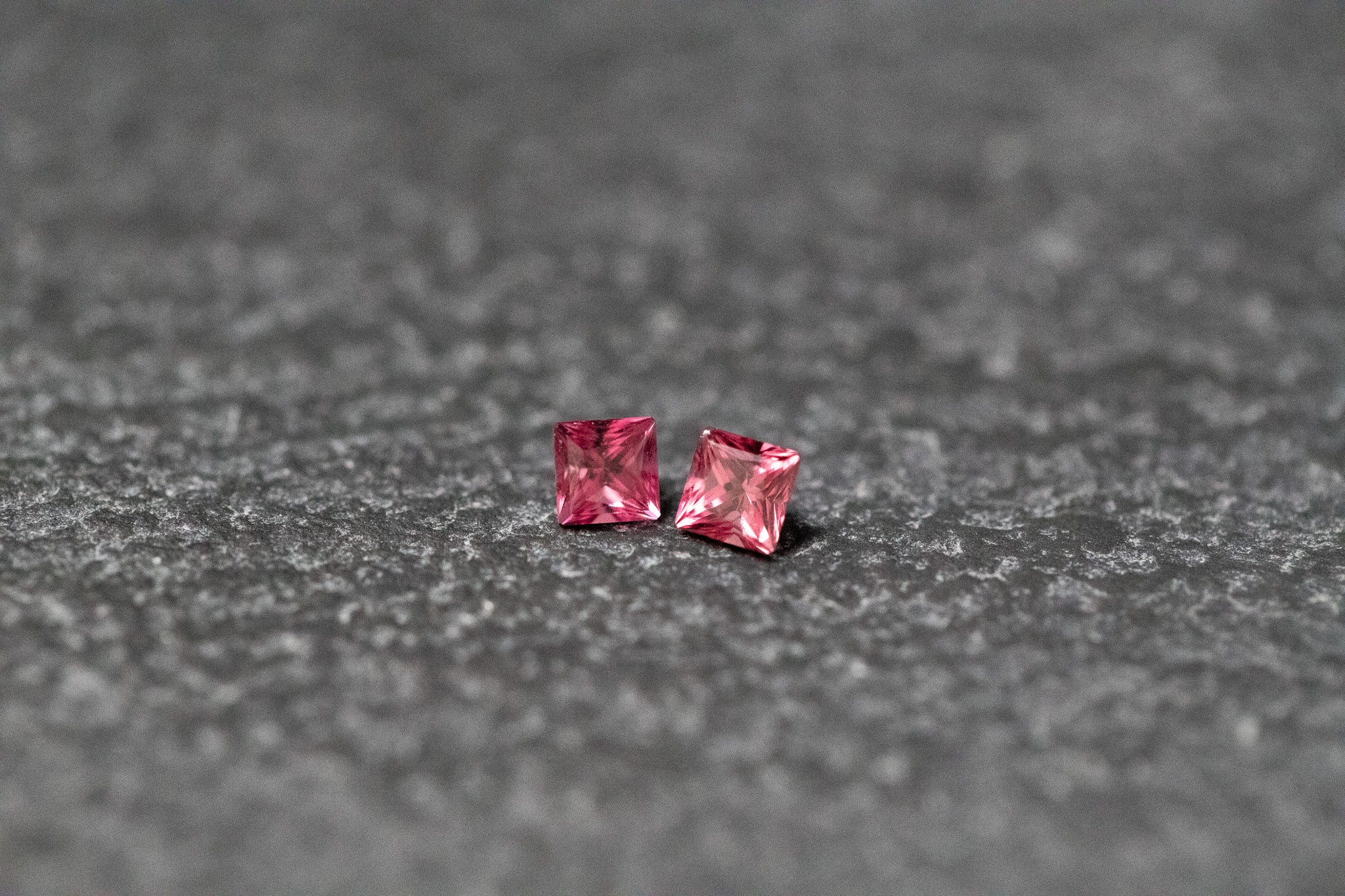 Rhodolith Paar, Princess - Cut, weinrot