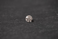 Runder Brillant – hochwertiger Diamant im klassischen Brillantschliff mit intensiver Lichtreflexion