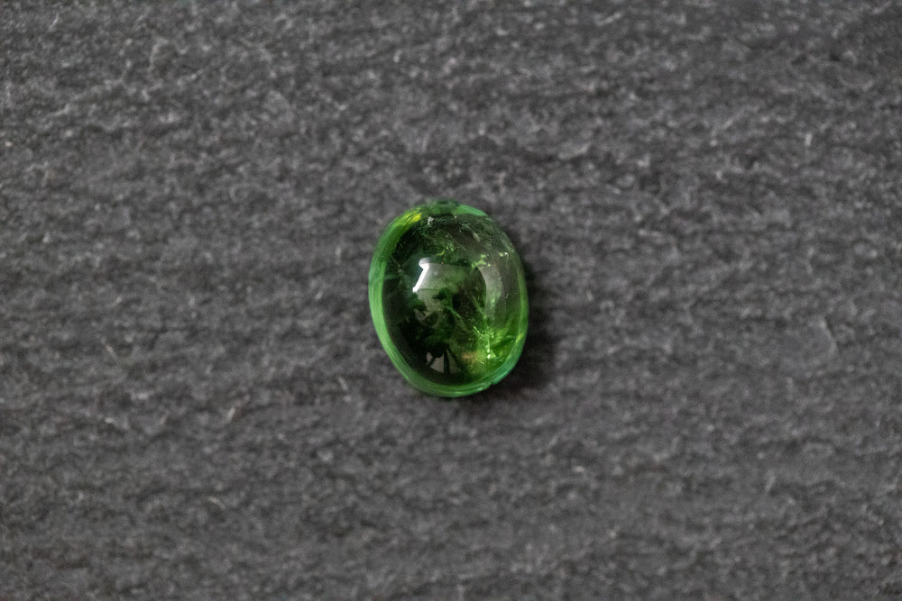 Turmalin, oval, cabochon, grün
