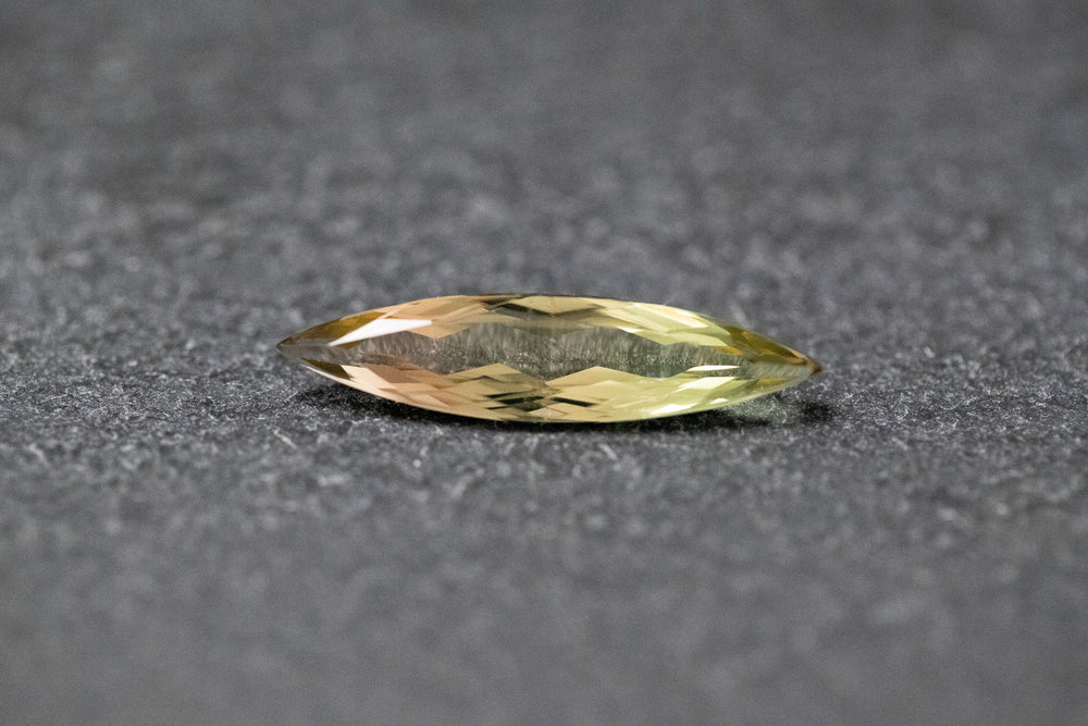 Turmalin, Navette, facettiert, grün, gelb, hellbraun