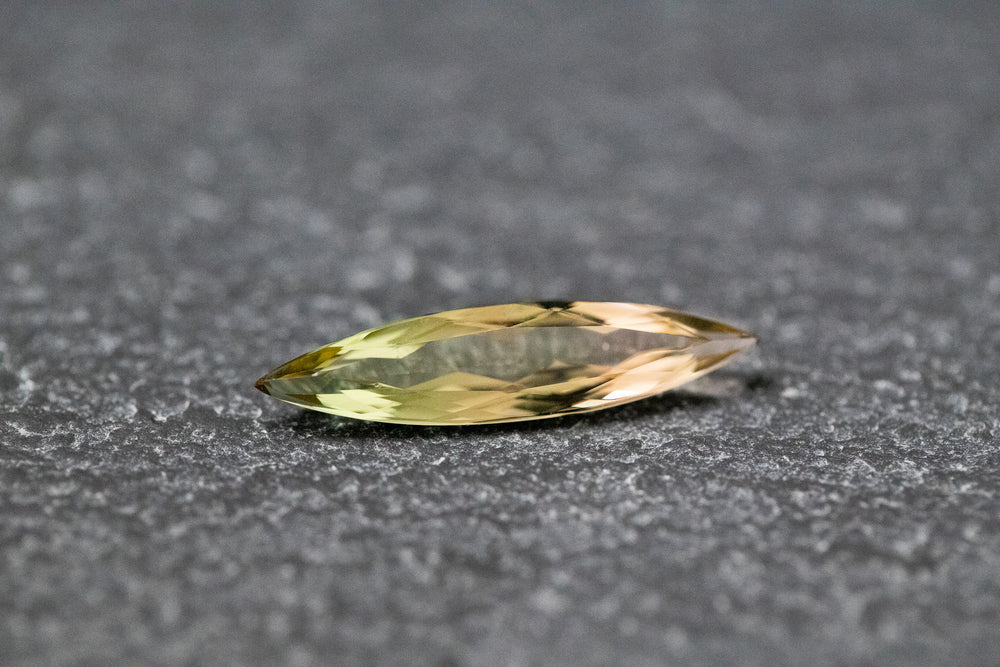 Turmalin, Navette, facettiert, grün, gelb, hellbraun