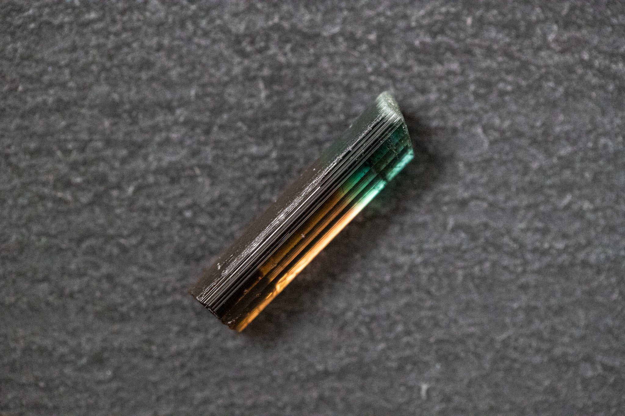 Turmalin, Kristall, grün, rot