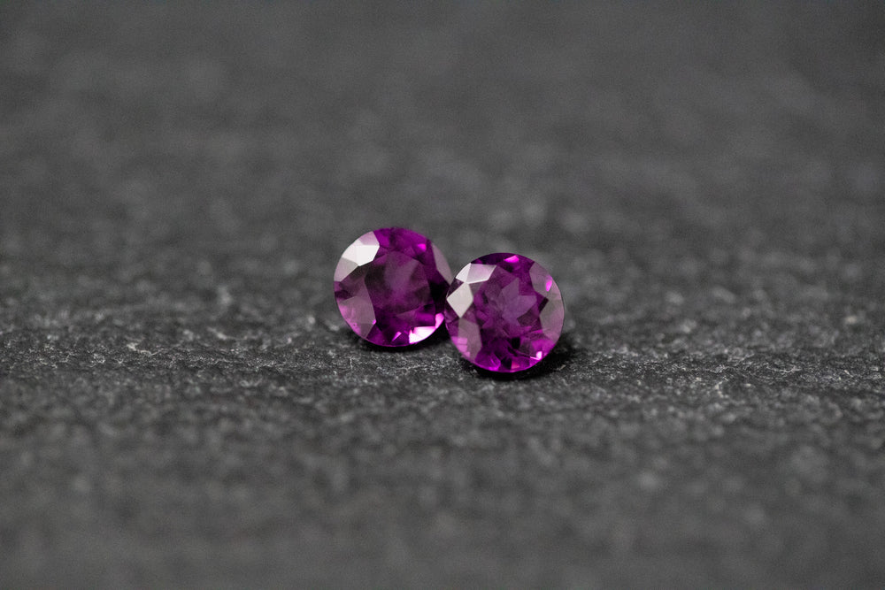 Granat Paar, rund, facettiert, Lila