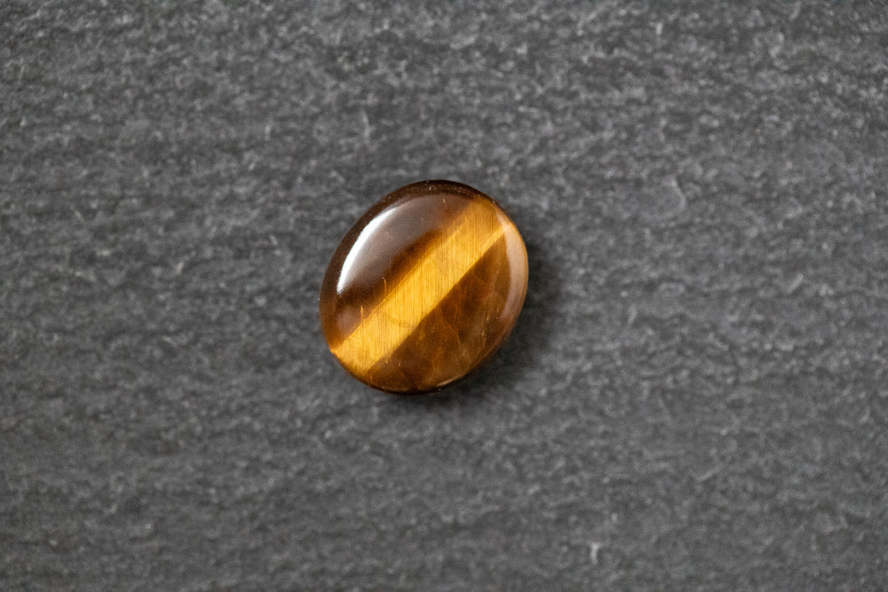 Tigerauge, oval, Tafelschliff