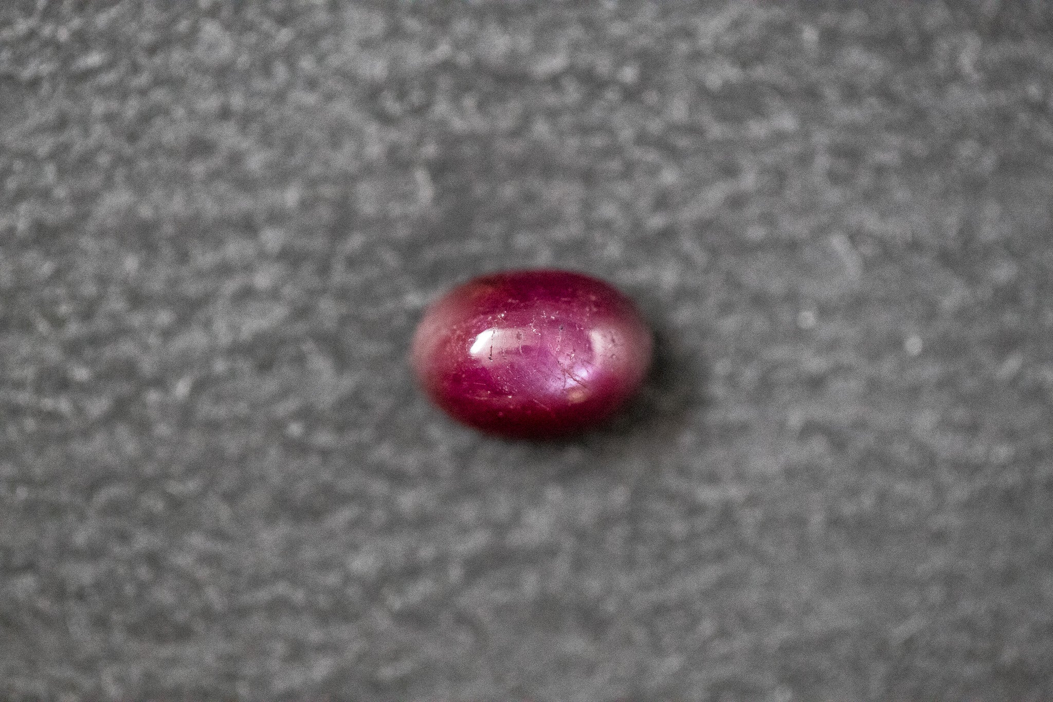 Sternrubin, cabochon, oval