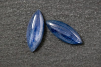 Disthen Paar, Navettenförmig, cabochon, blau