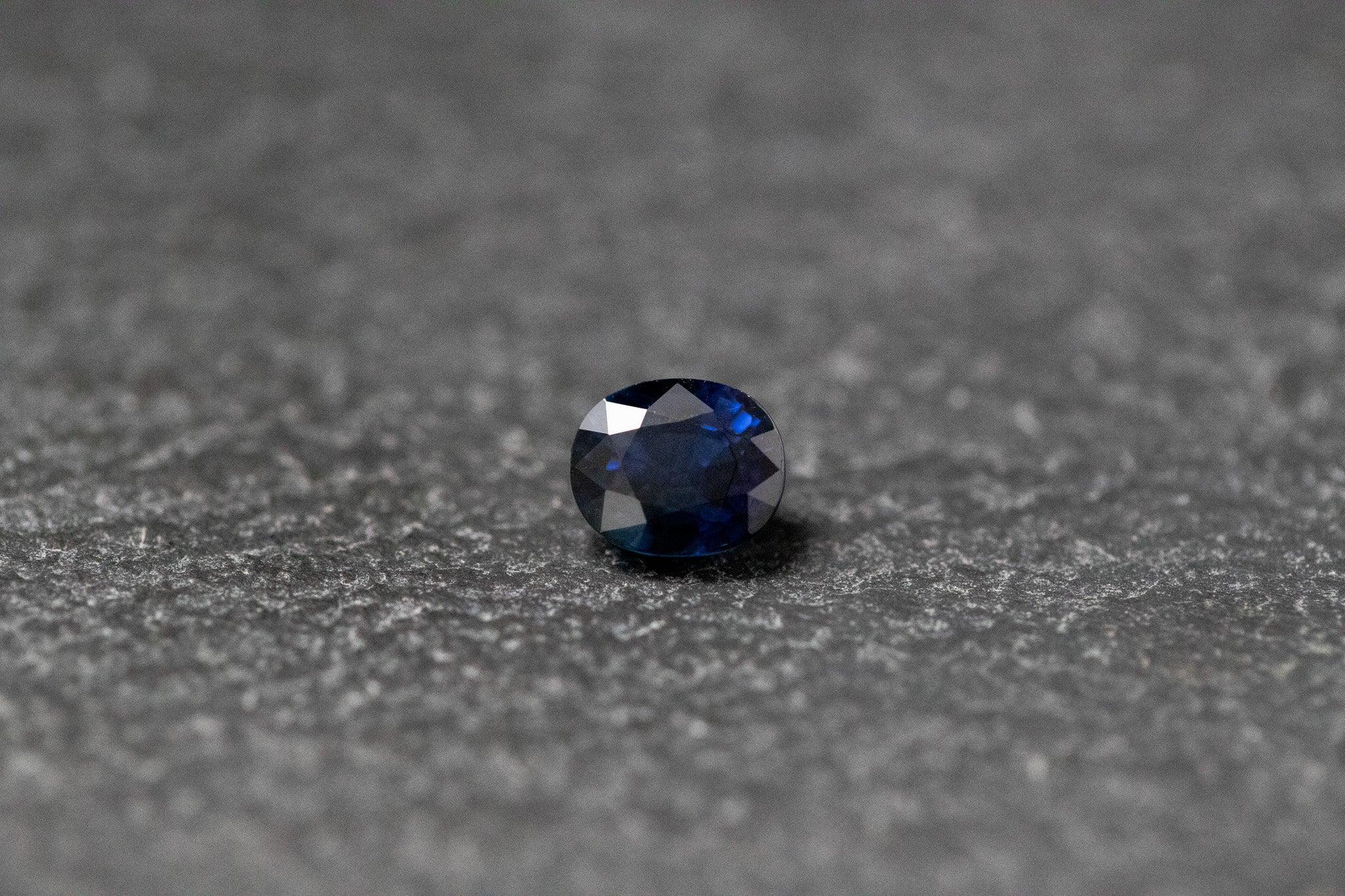 Saphir, oval, facettiert