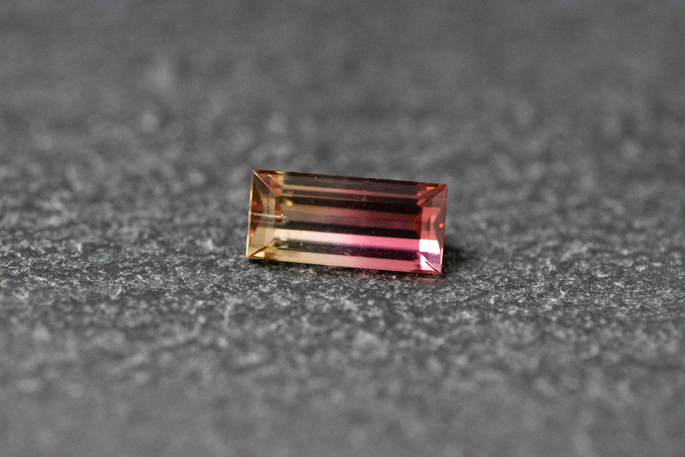 Turmalin, baguette, facettiert, gelb-pink