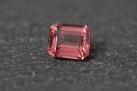 Turmalin, Achteck, Facettiert in altrosa
