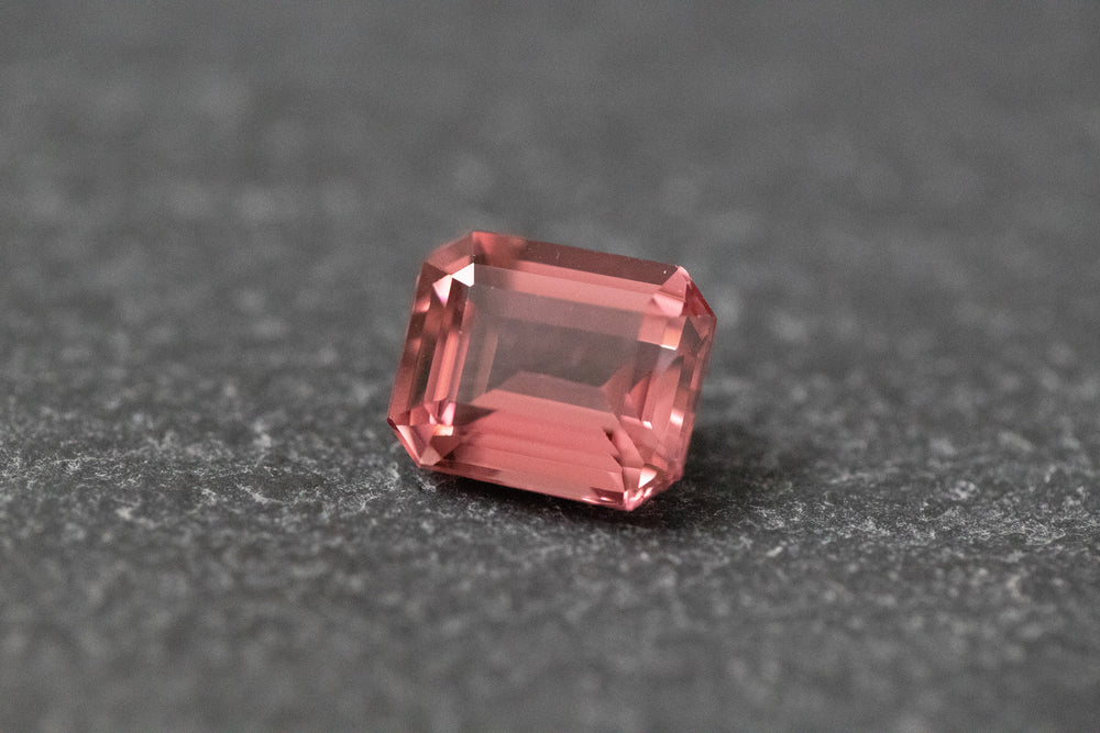 Turmalin, Achteck, facettiert in altrosa