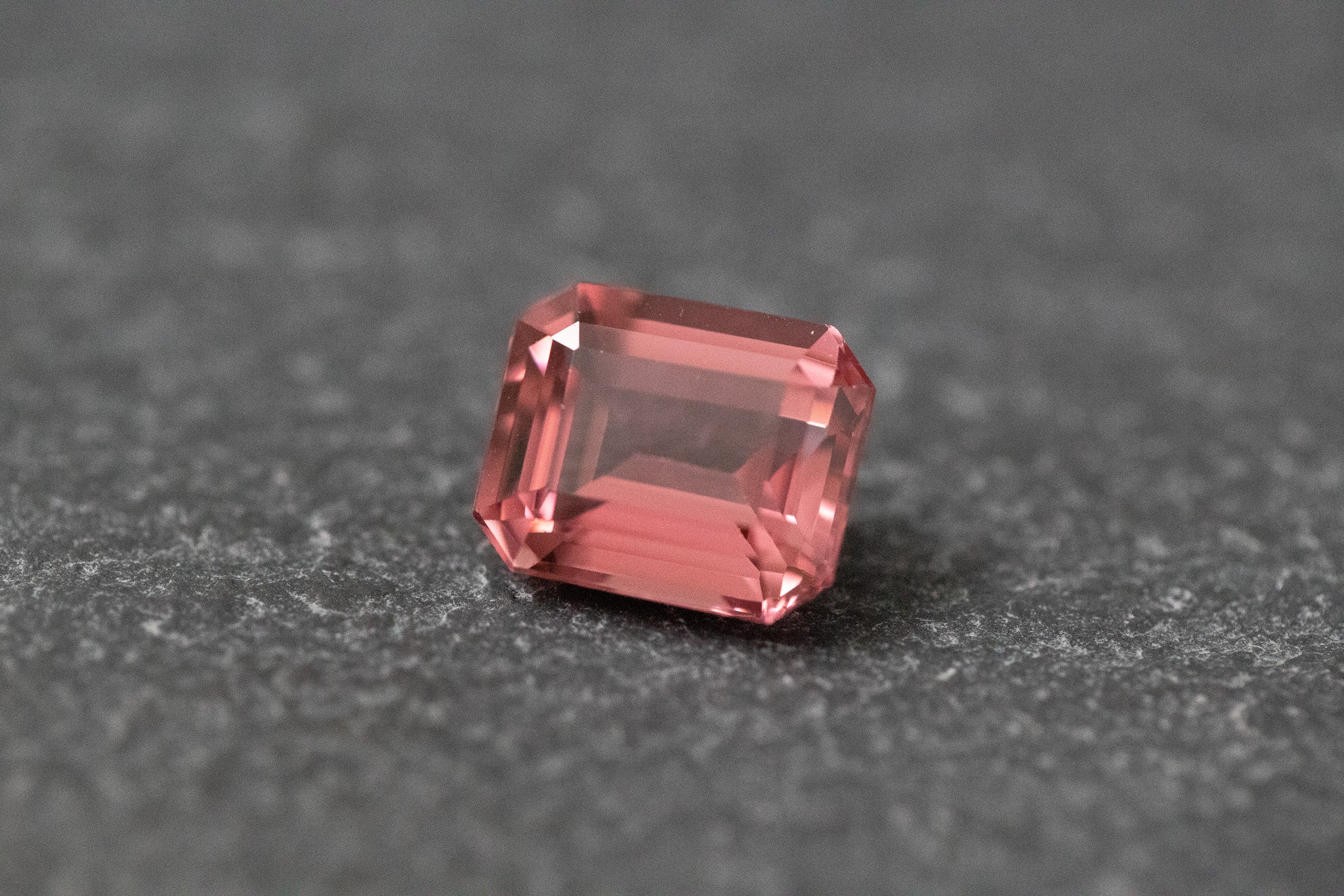 Turmalin, Achteck, facettiert in altrosa