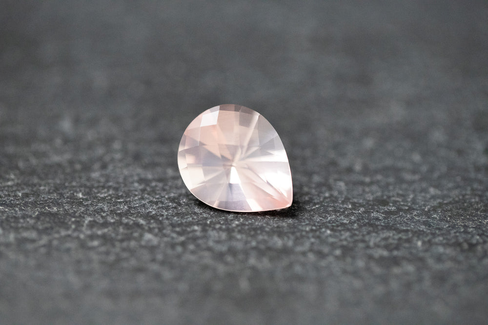 Rosenquarz, Tropfen, facettiert 