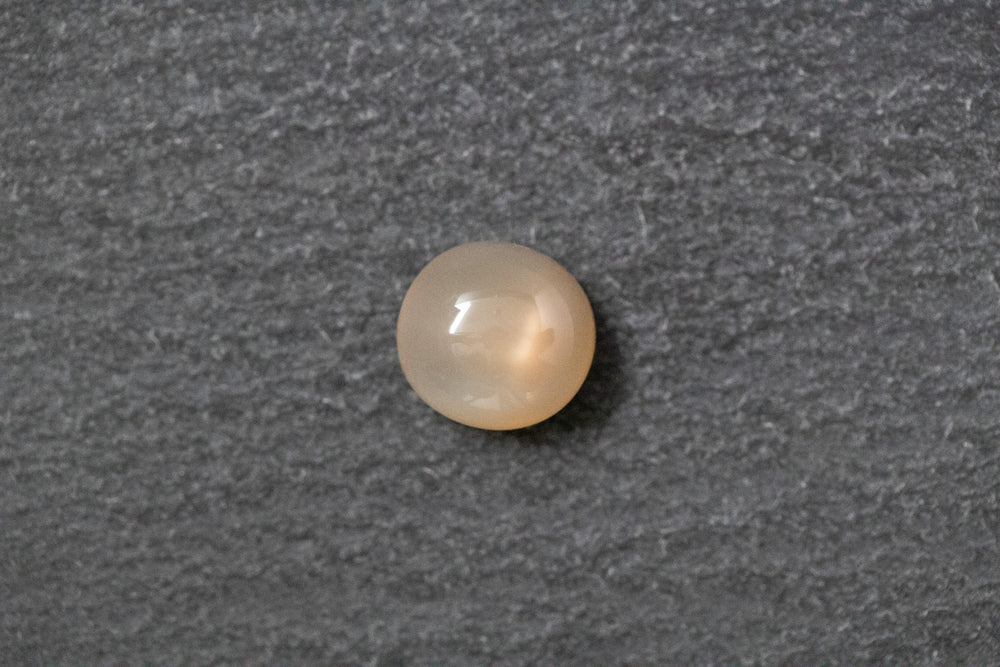 Mondstein, rund, cabochon, beige