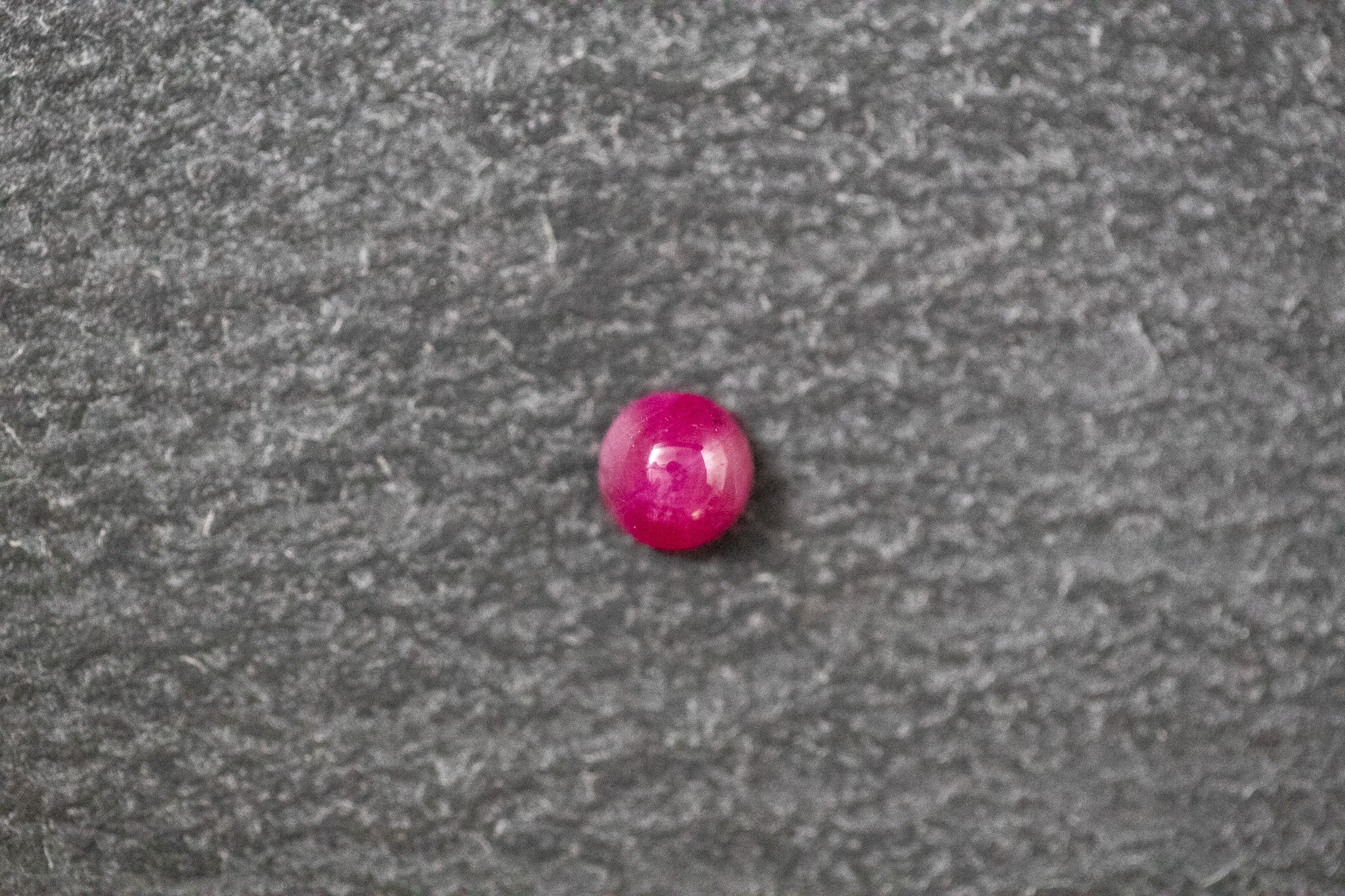 Rubin, rund, cabochon
