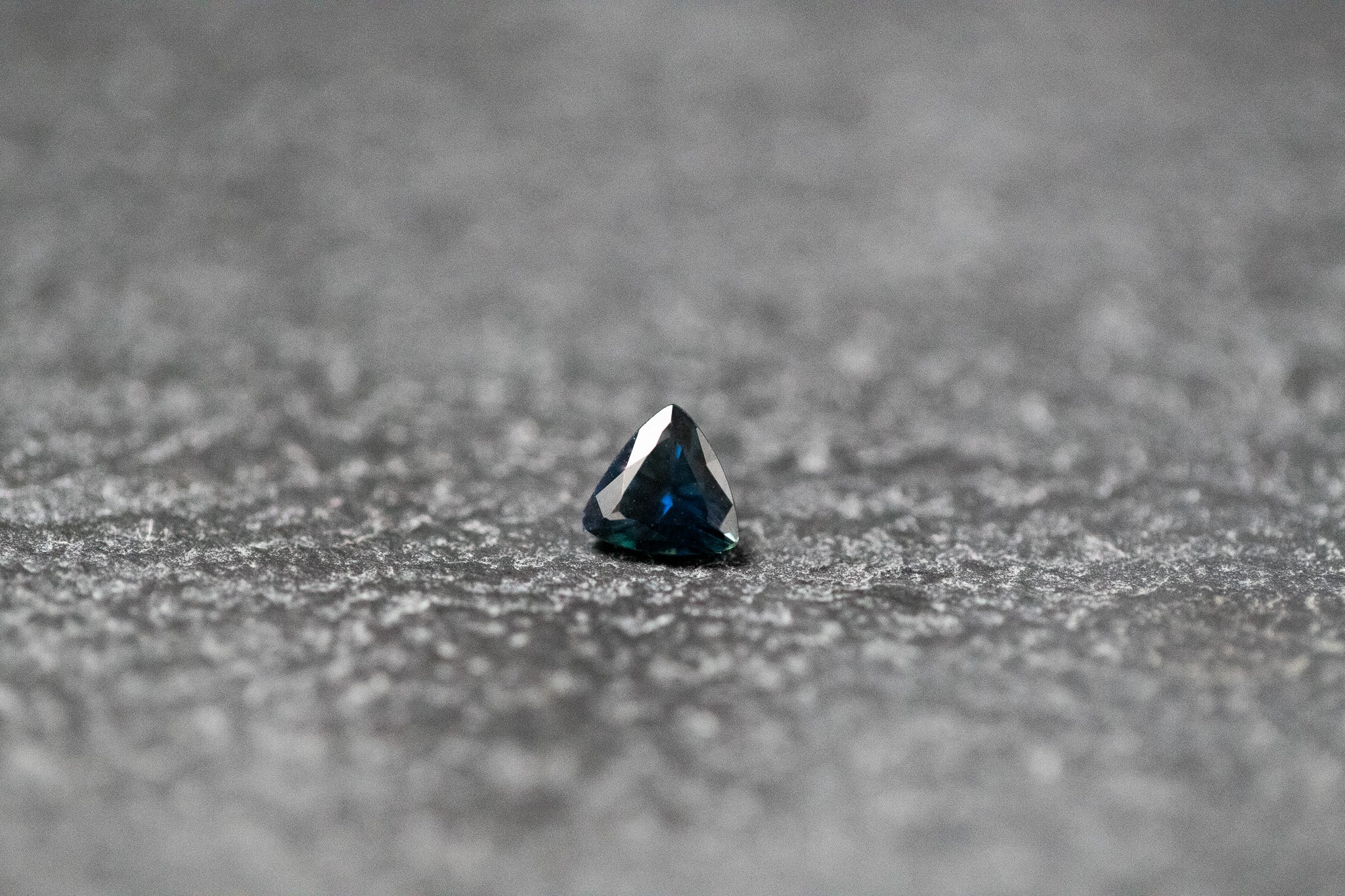 Saphir, Triangel, facettiert