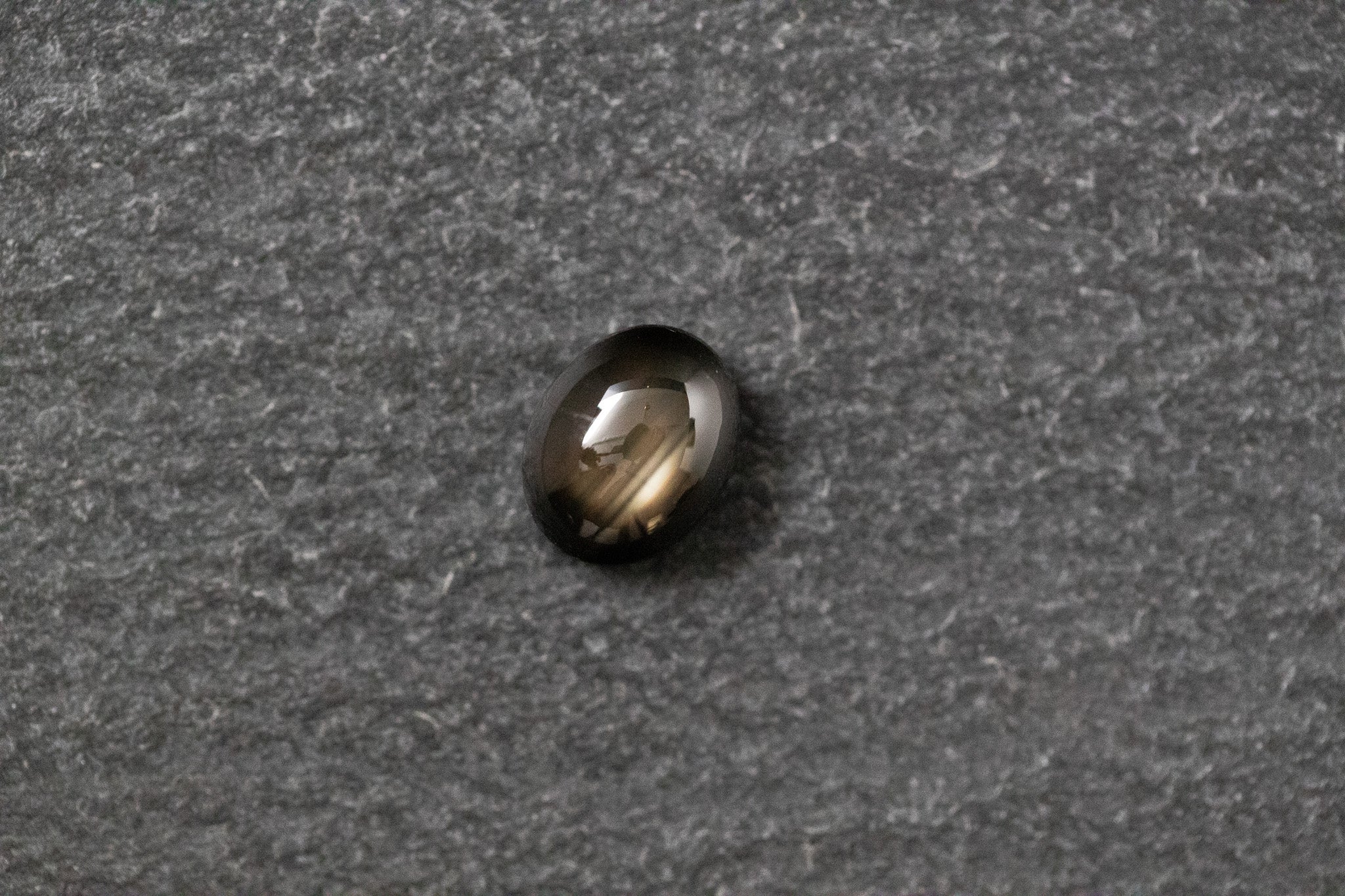 Sternsaphir, ocal, cabochon, schwarz, braun