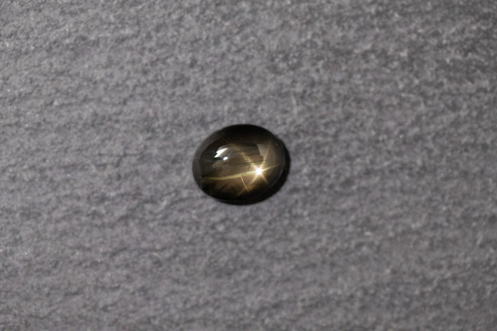 Sternsaphir, ocal, cabochon, schwarz, braun