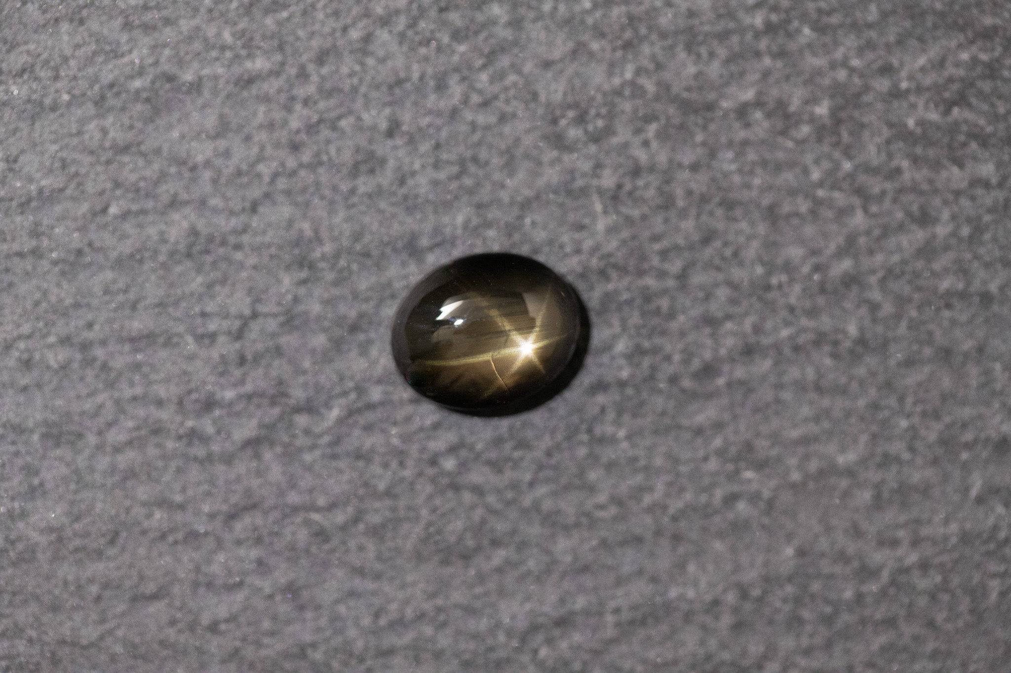 Sternsaphir, ocal, cabochon, schwarz, braun