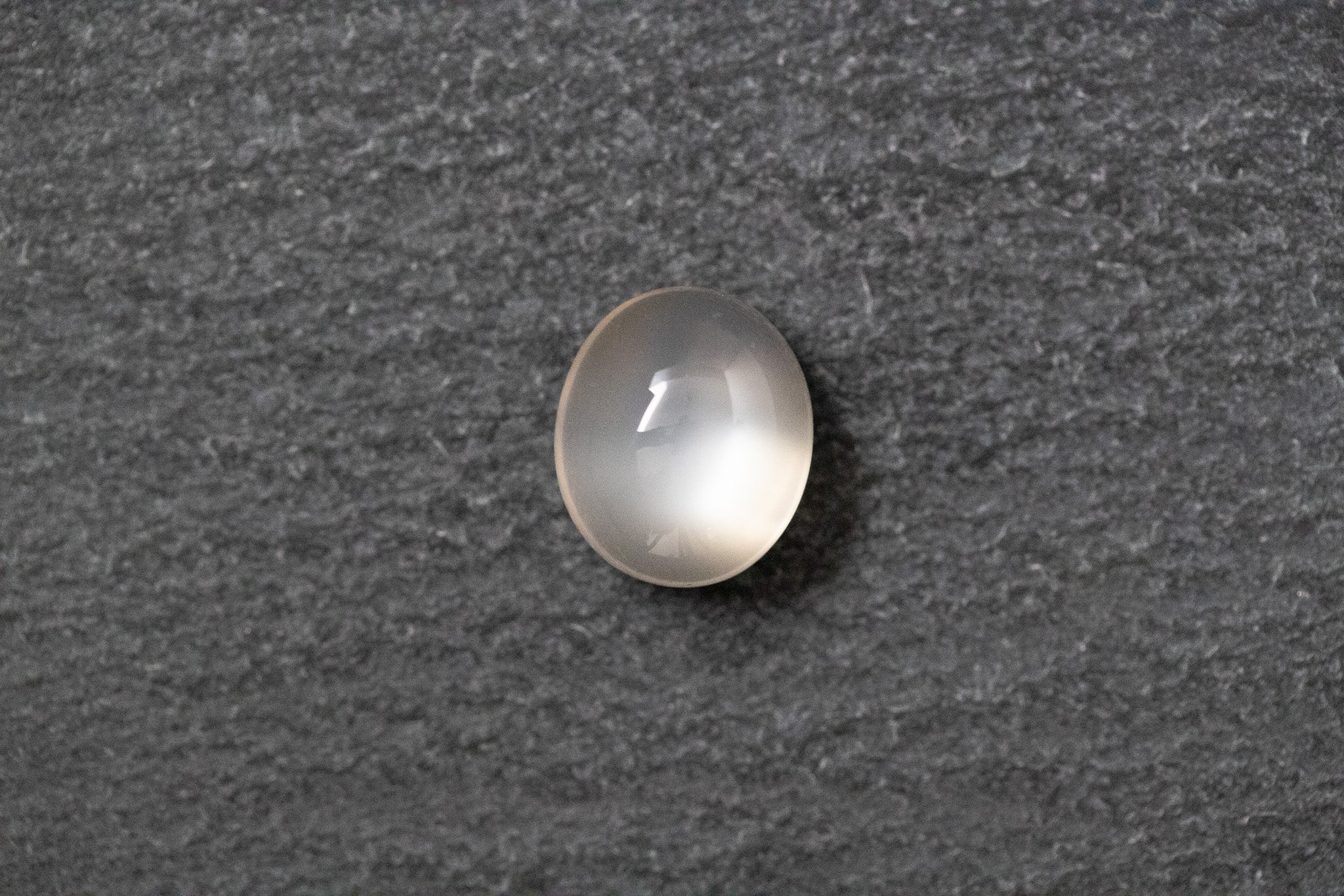 Mondstein, oval, cabochon, grau